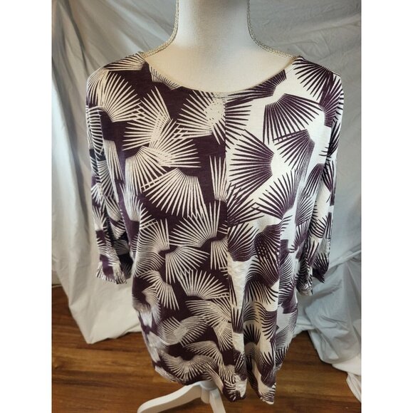 Chicos‎ Size 2 Cotton Blend Burgandy Red Palm Top - Picture 1 of 5
